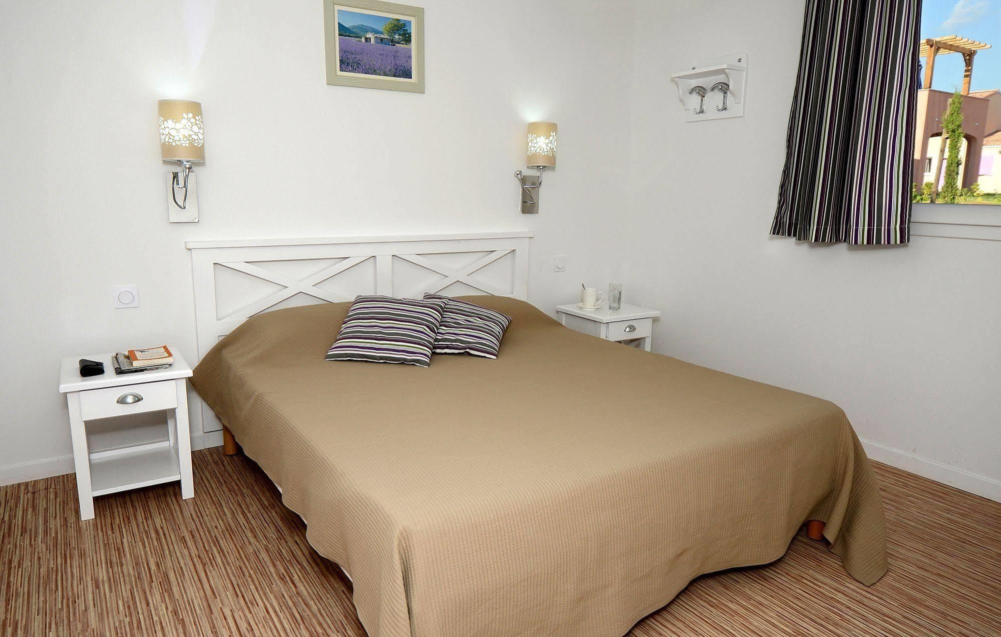 Residence Odalys Le Mas Des Alpilles パラドゥー エクステリア 写真